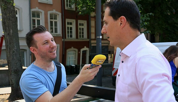 <i>Torsten Schröder</i><span>als Radiomoderator</span>